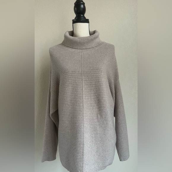 Cyrus Ribbed Turtleneck Pullover - Picture 3 of 10